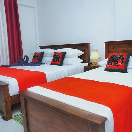 Sashini Homestay Sigirija Zewnętrze zdjęcie