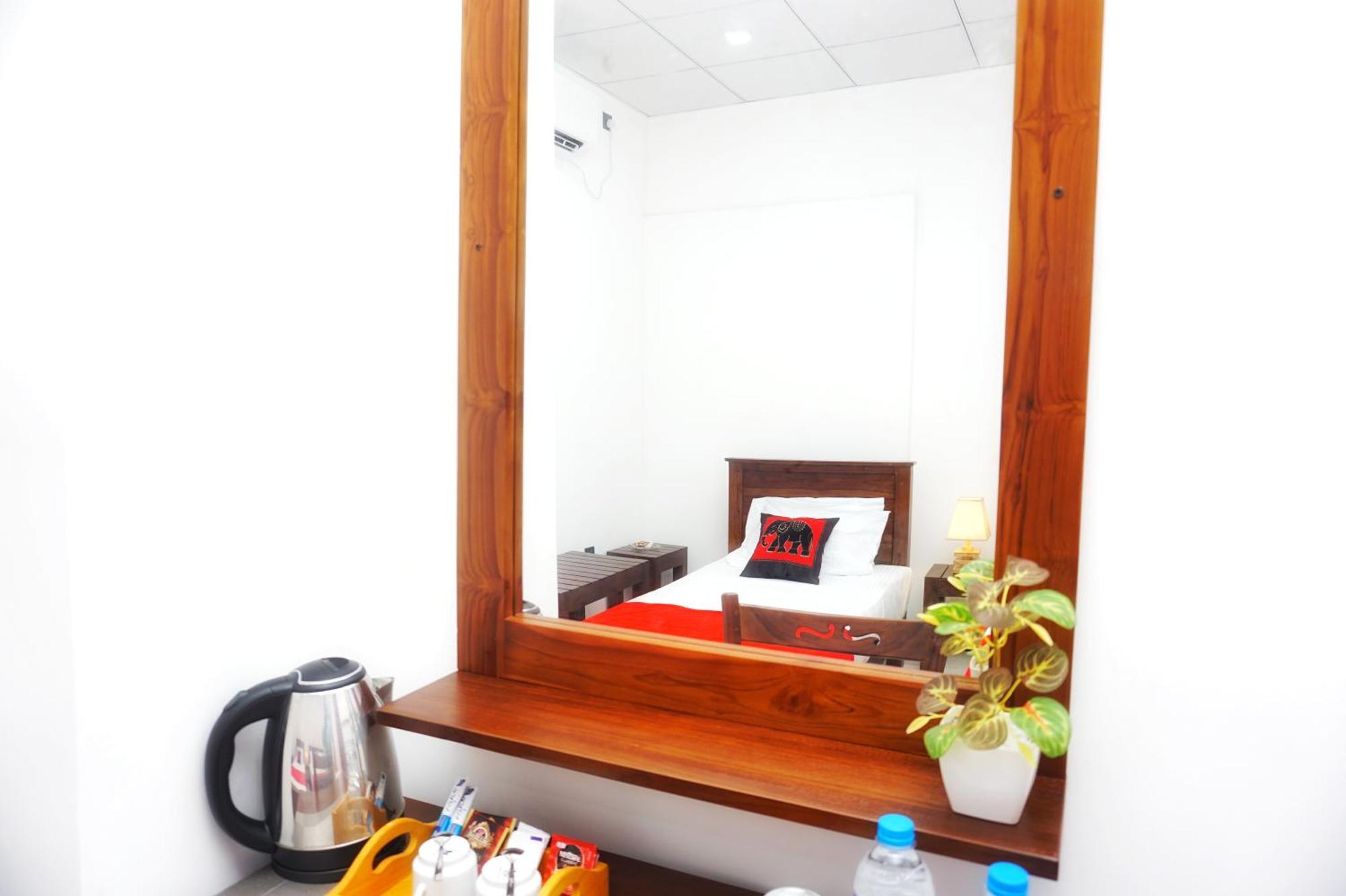 Sashini Homestay Sigirija Zewnętrze zdjęcie