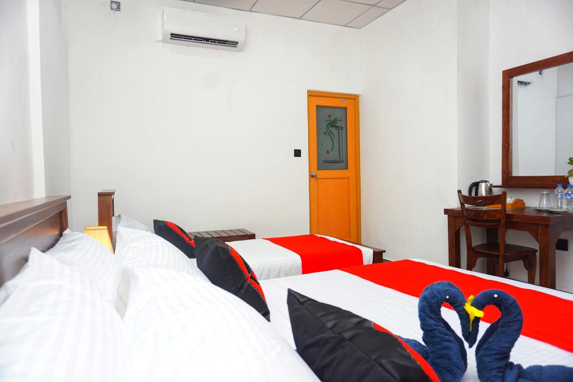 Sashini Homestay Sigirija Zewnętrze zdjęcie