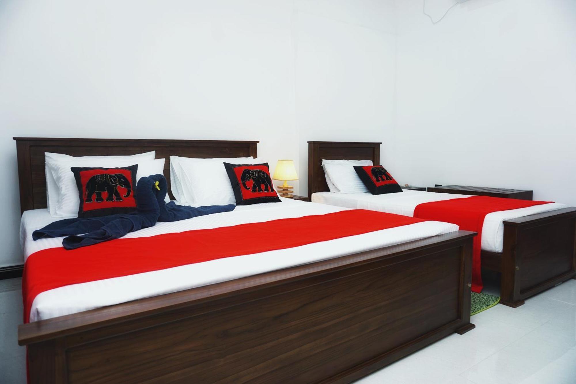 Sashini Homestay Sigirija Zewnętrze zdjęcie