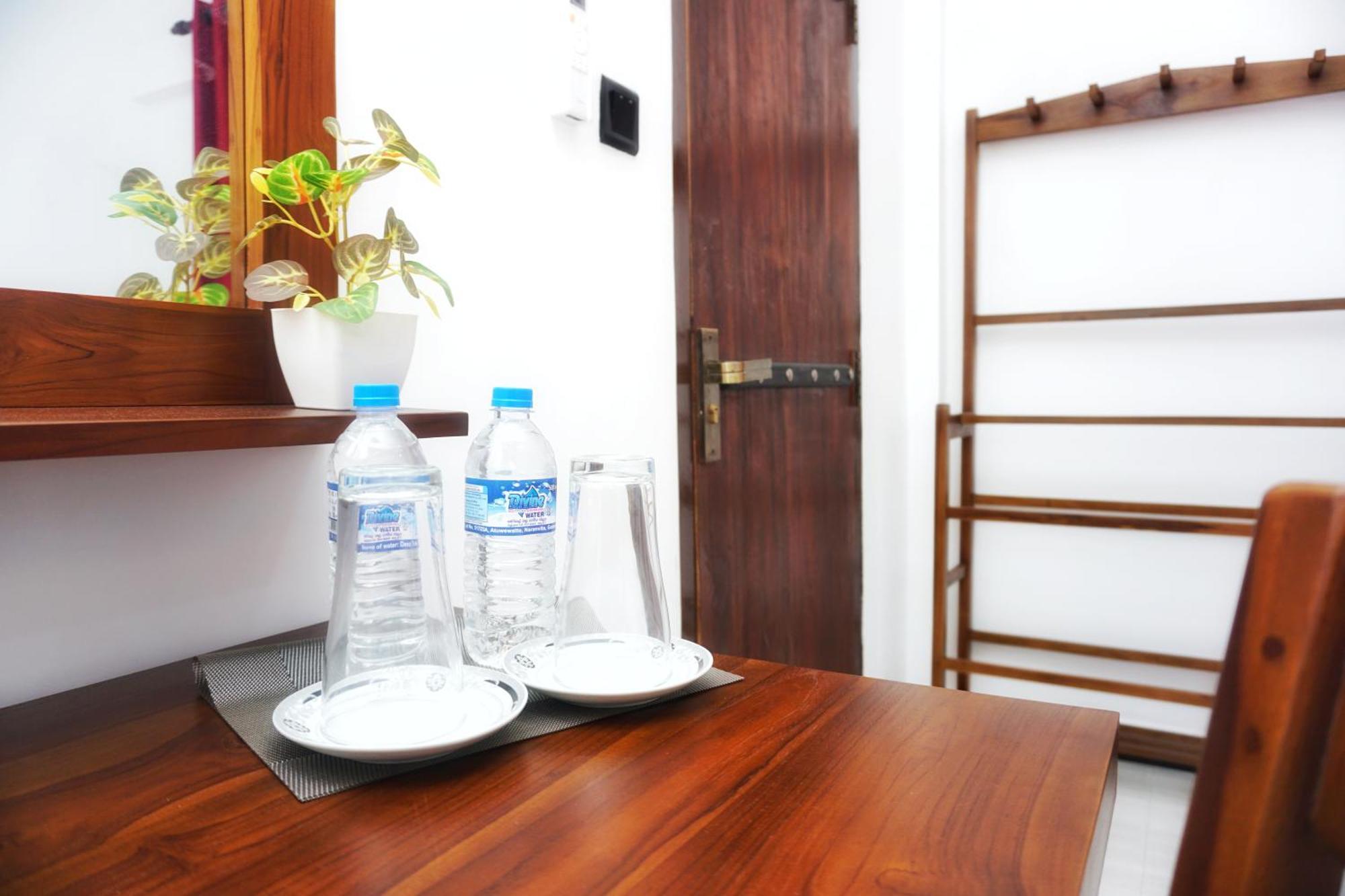 Sashini Homestay Sigirija Zewnętrze zdjęcie