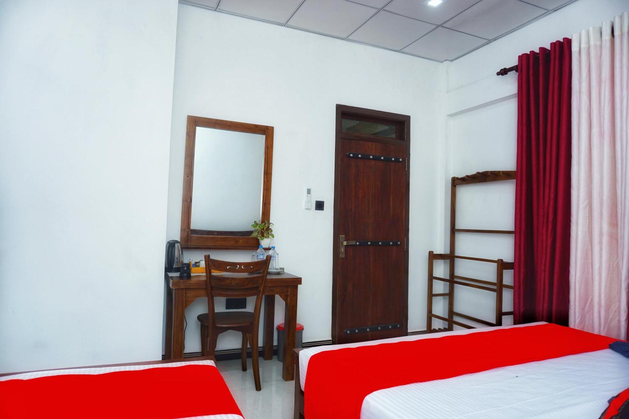 Sashini Homestay Sigirija Zewnętrze zdjęcie