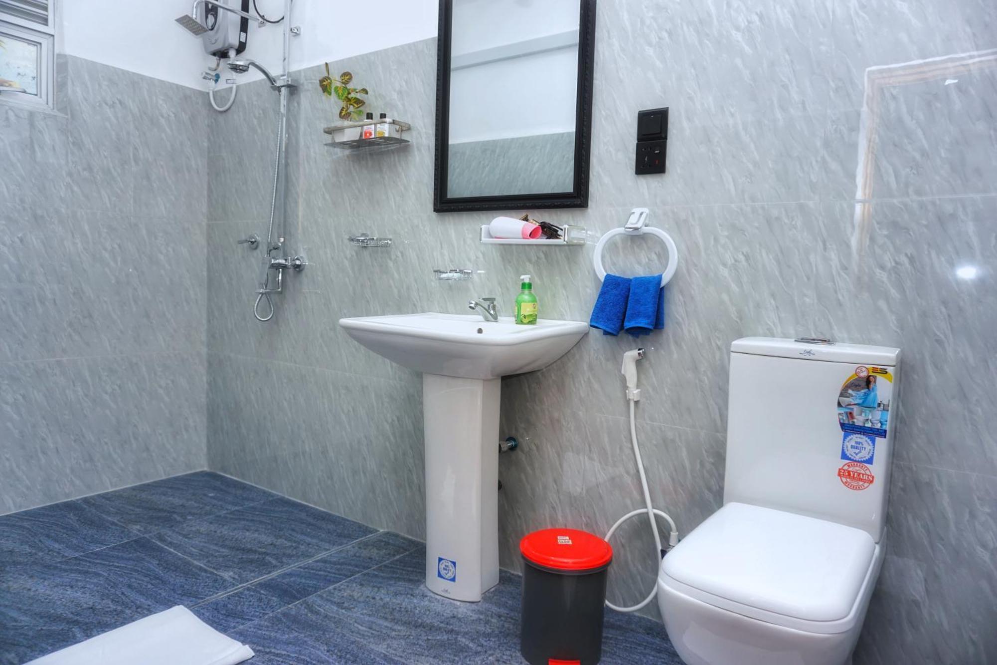 Sashini Homestay Sigirija Zewnętrze zdjęcie