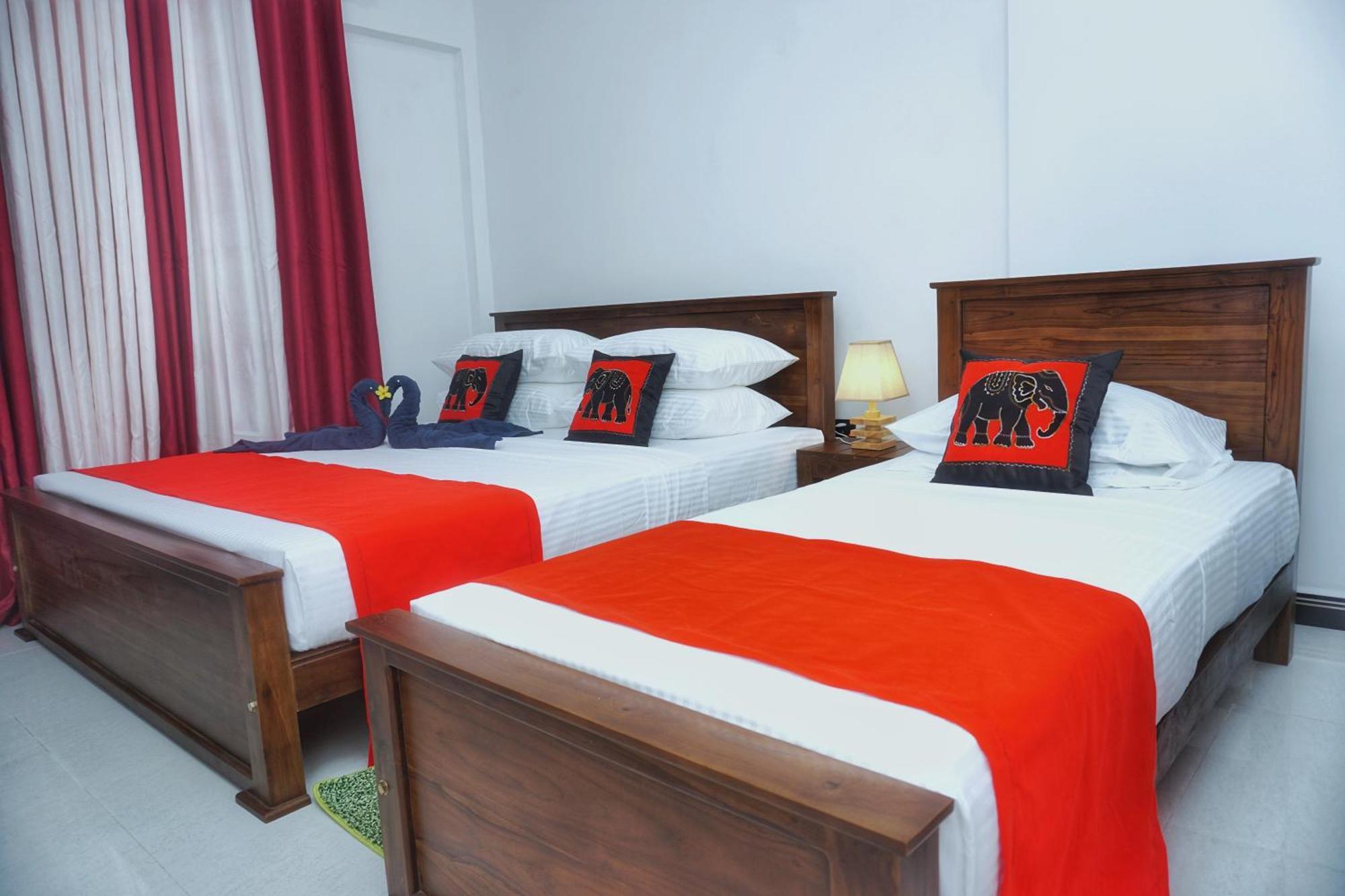 Sashini Homestay Sigirija Zewnętrze zdjęcie
